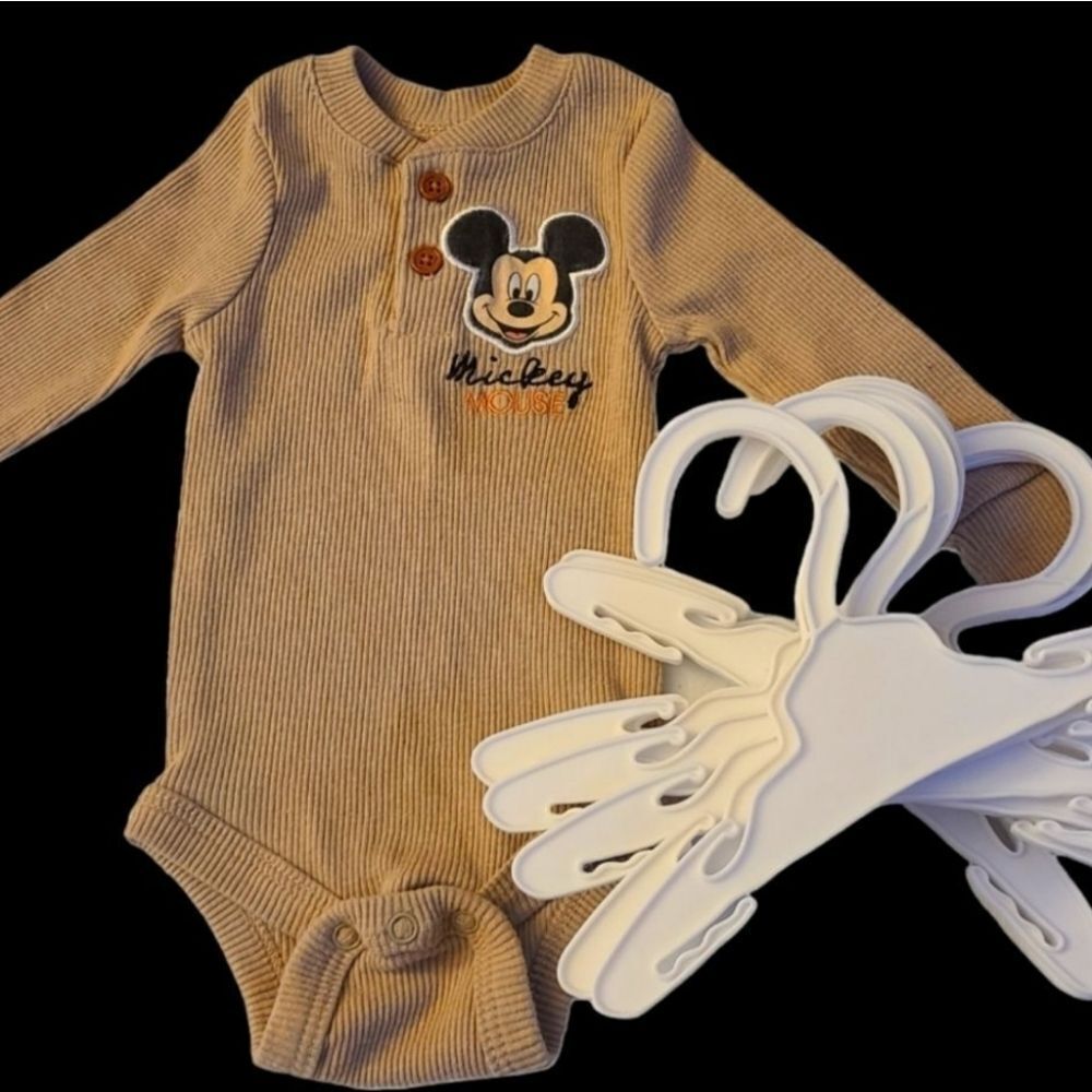 Disney Onesie Mickey Sz 0 - 3 Mos Longsleeved Incl Ten Baby Hangers - Picture 8 of 9